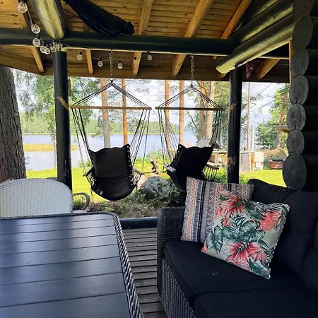 בית נופש Saimaa Lakeside Retreat סאבונלינה